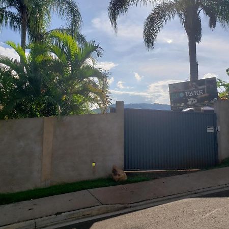 Cabana Hostel Sobrado Ecopark Águas de São Pedro 외부 사진